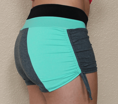 Tie-Side Shorts by Dawn (collaboration en anglais)