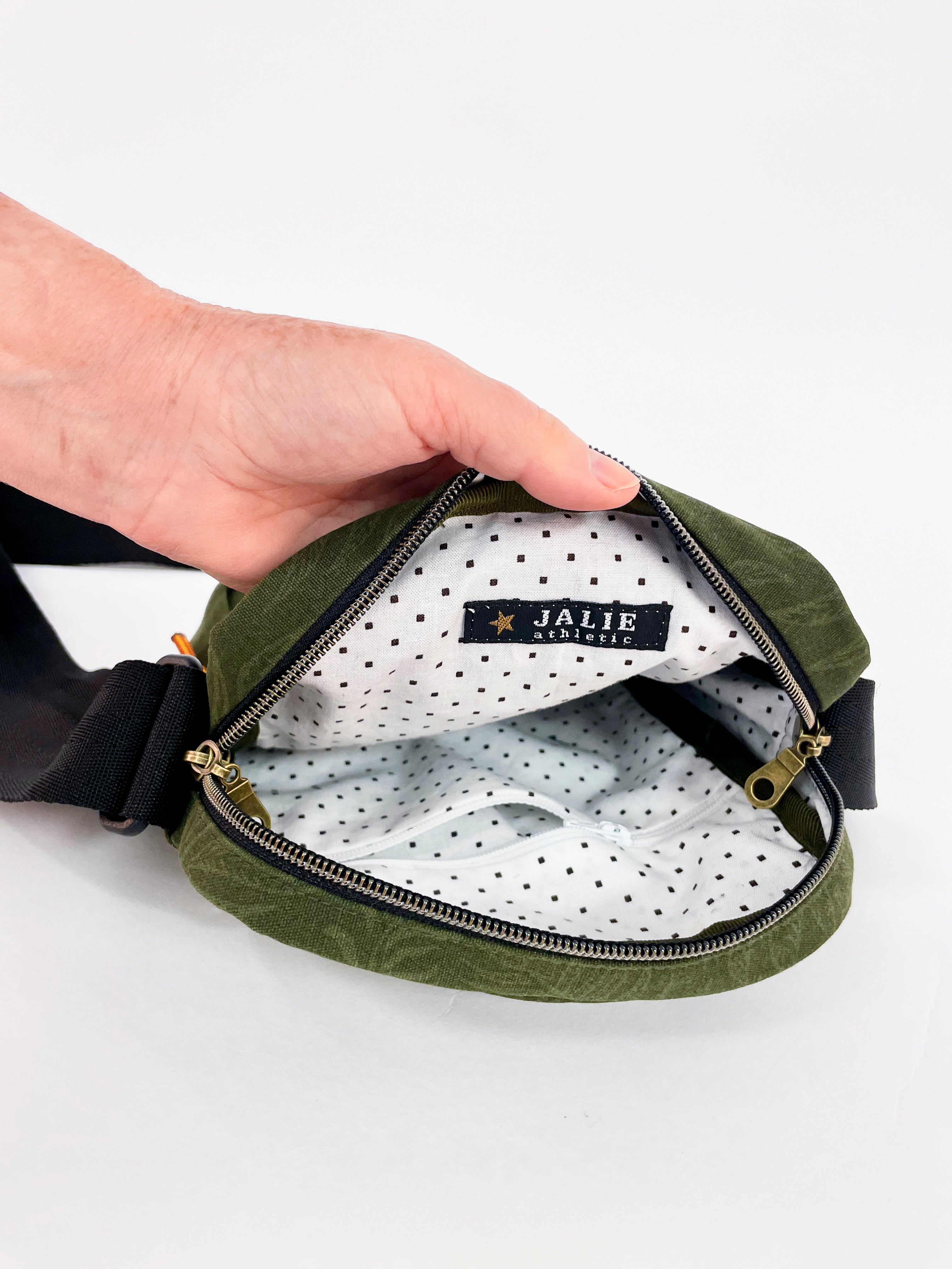2026 // GALAXIE 7 - Utility crossbody bags