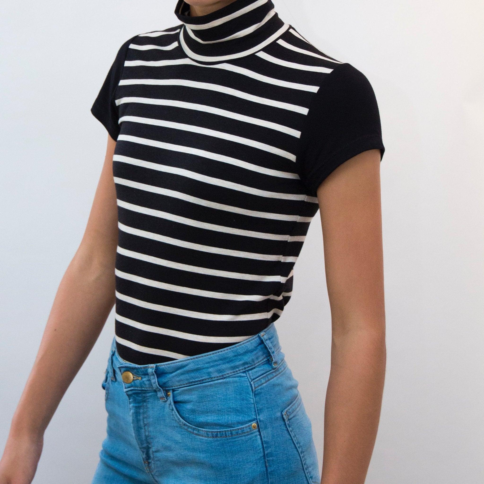 Mock neck t-shirt in a striped knit