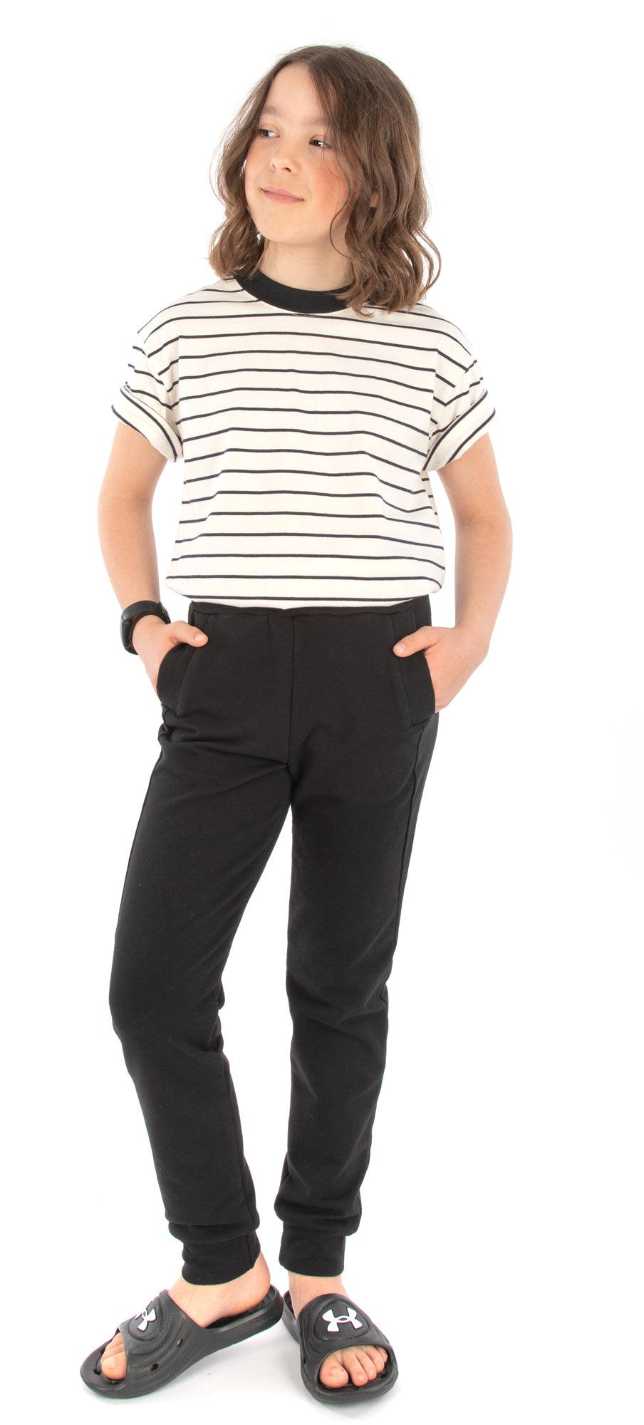 Zoom joggers in size M (9) in French terry, with a Laurent t-shirt